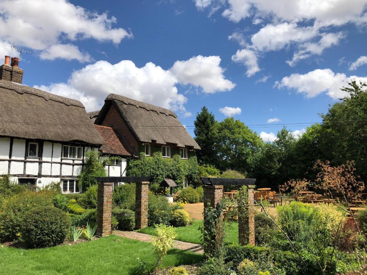 Old Hunters Lodge Whipsnade Limited エクステリア 写真