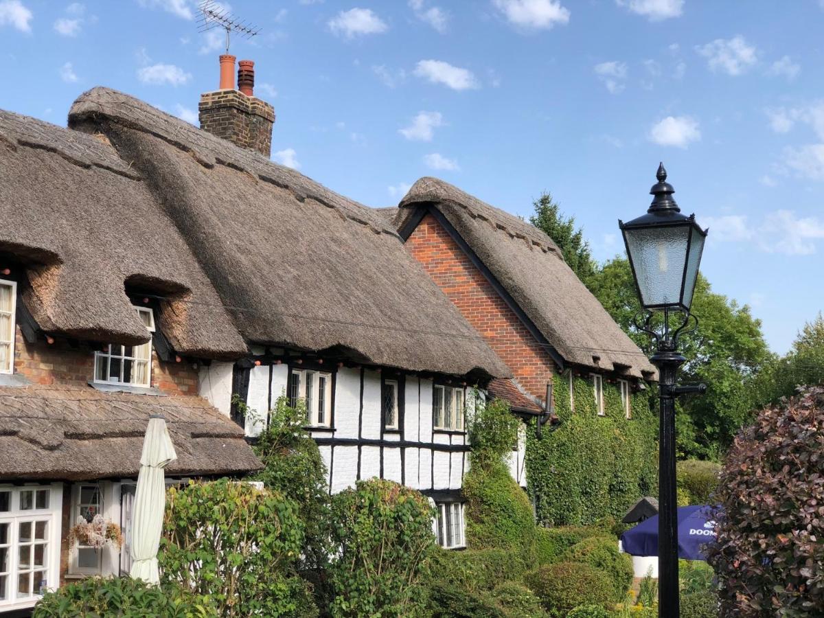Old Hunters Lodge Whipsnade Limited エクステリア 写真