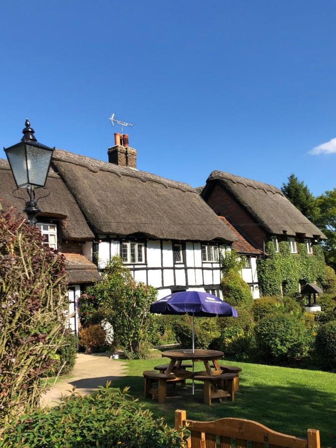 Old Hunters Lodge Whipsnade Limited エクステリア 写真